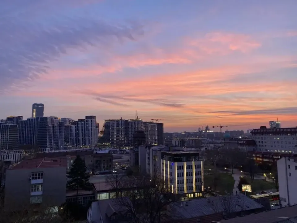 Rent, four bedroom apartment, 120m², Savski Venac, Beograd