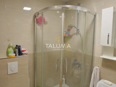 Sale, two bedroom apartment, 64m², City Kvart, Podgorica - image 10