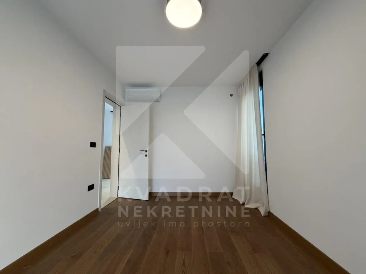 Sale, house, 225m², Gornja Gorica, Podgorica
