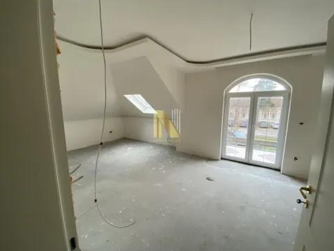 Prodaja, kuća, 304m², Centar, Žabljak - image 19