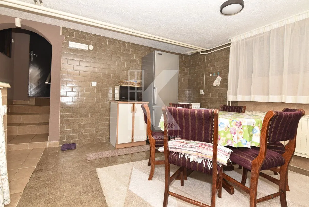 Rent, house, 200m², Stari Aerodrom, Podgorica