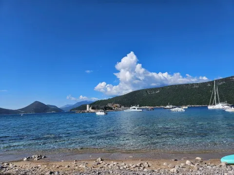 Rent, one bedroom apartment, 60m², Luštica, Tivat - image 12