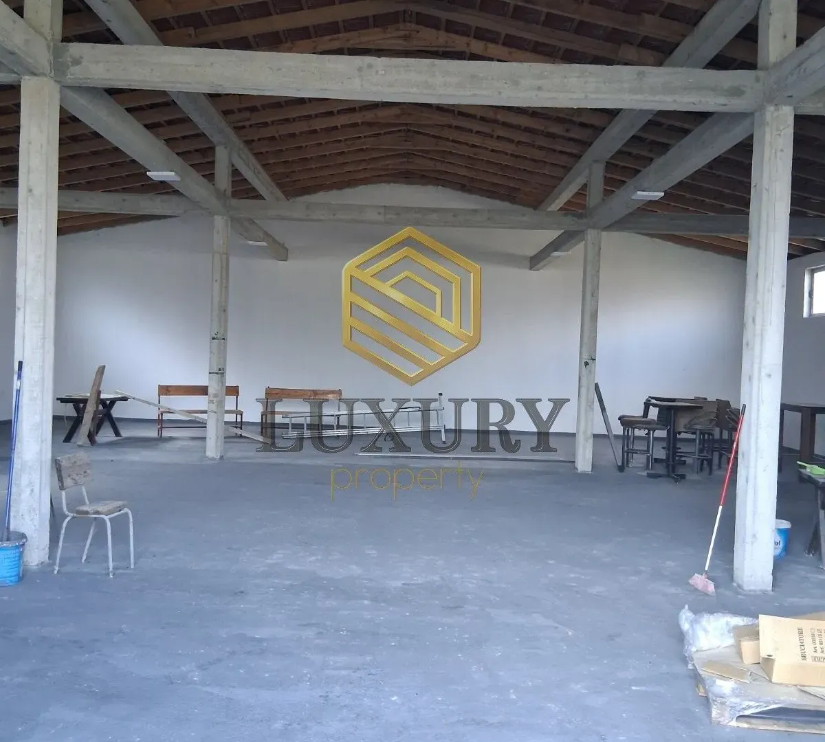 Rent, office space, 290m², Spuž, Danilovgrad