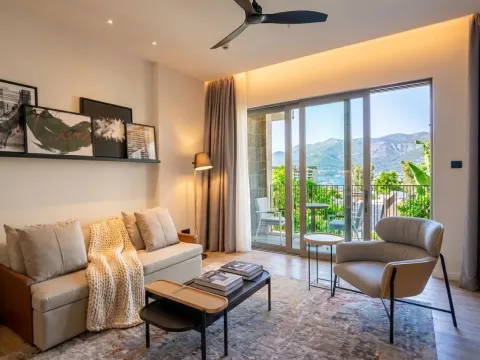 Prodaja, jednosoban stan, 63m², Centar, Tivat - image 8