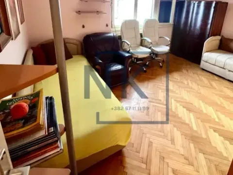 Izdavanje, dvosoban stan, 70m², Centar, Podgorica - image 10