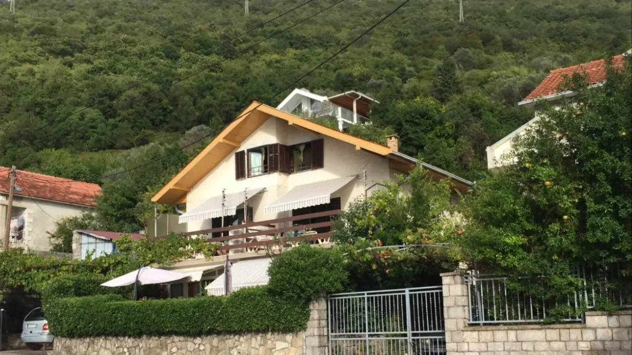 Prodaja, kuća, 250m², Tivat, Crna Gora