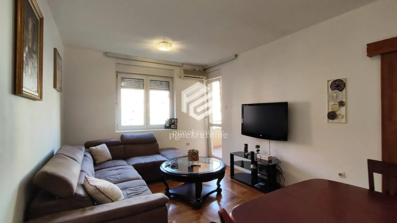 Izdavanje, dvosoban stan, 64m², Stari Aerodrom, Podgorica