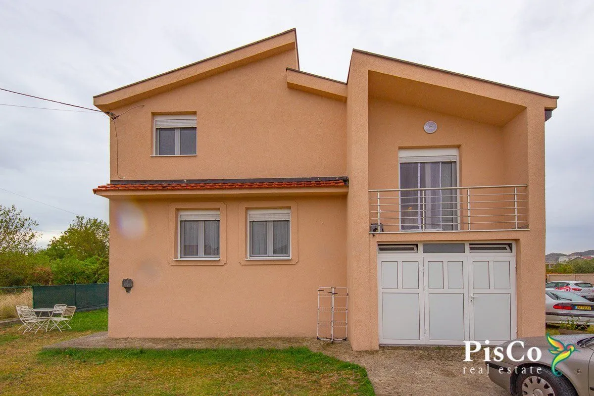 Prodaja, kuća, 200m², Donja Gorica, Podgorica