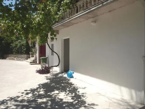 Prodaja, ugostiteljski objekat, 600m², Bečići, Budva - image 2