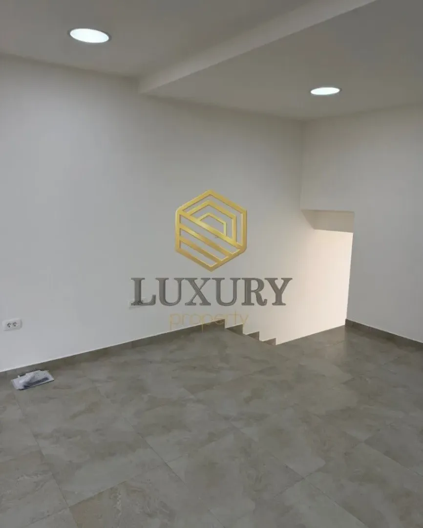 Izdavanje, poslovni prostor, 57m², 1 maj, Podgorica
