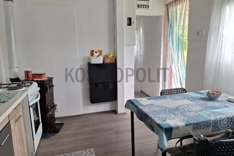 Sale, house, 51m², Voždovac Sve Podlokacije, Beograd