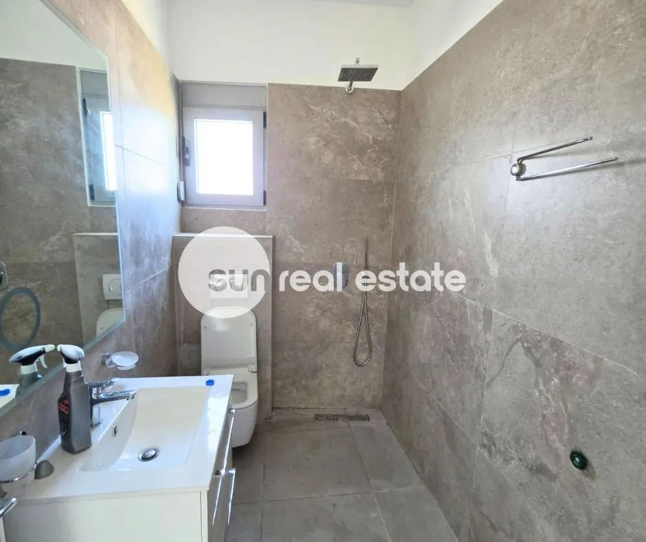 Prodaja, dvosoban stan, 55m², Centar, Ulcinj