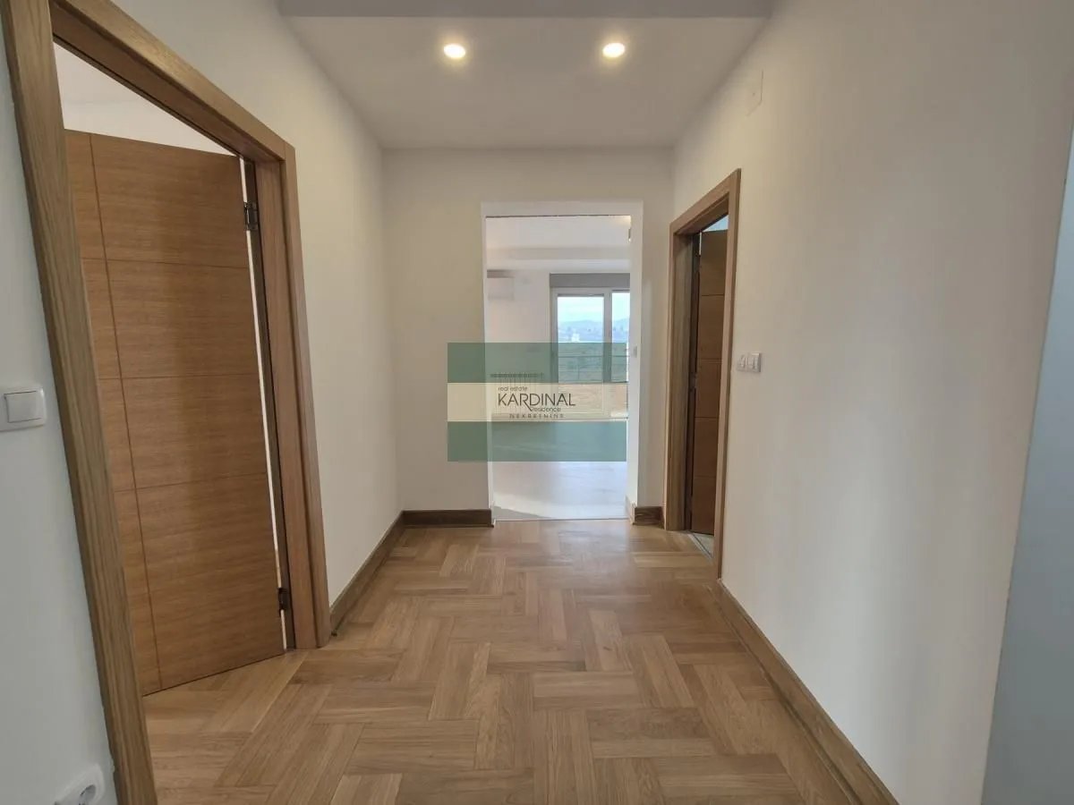 Prodaja, trosoban stan, 95m², Vašarište, Jagodina