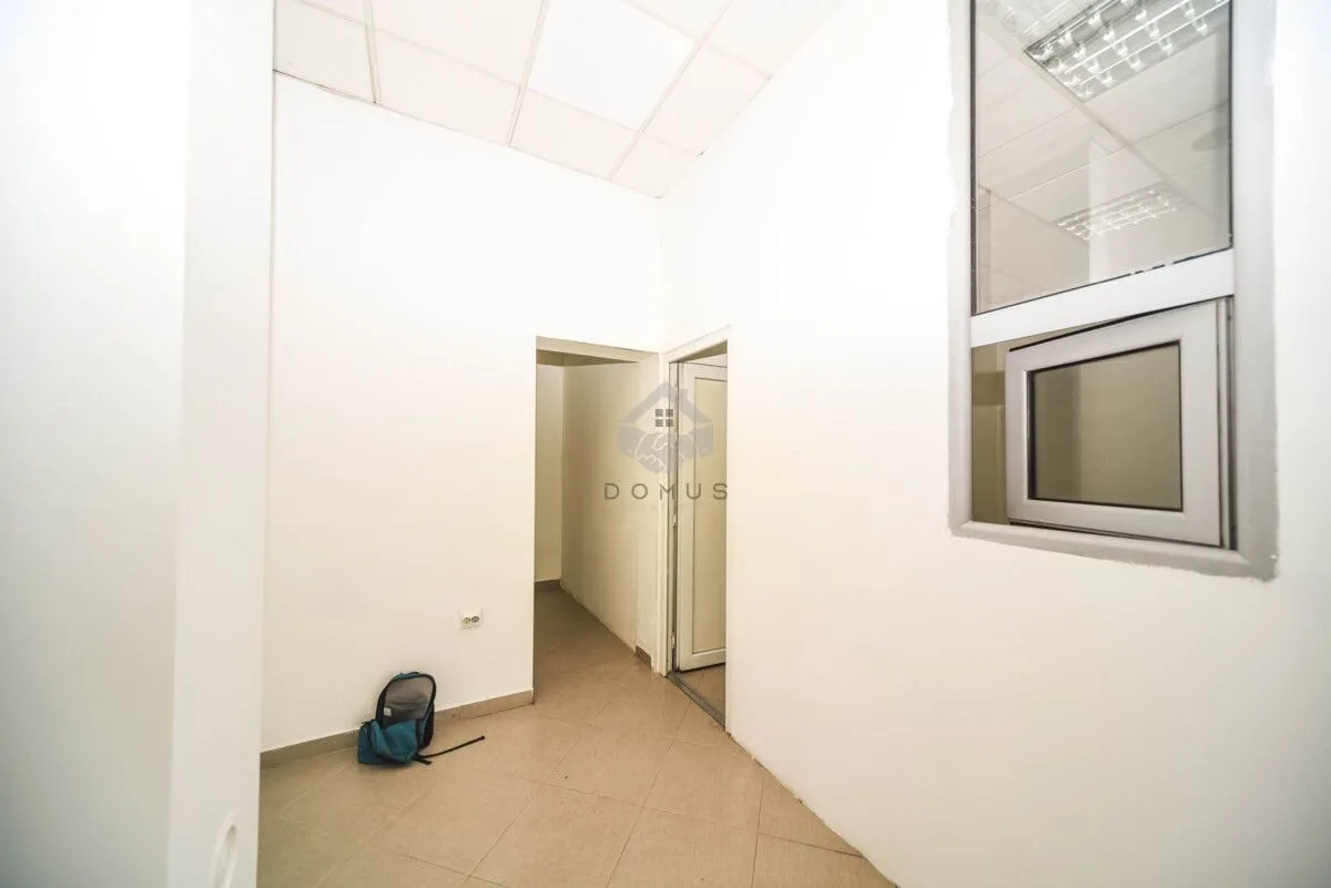 Rent, office space, 67m², Pobrežje, Podgorica