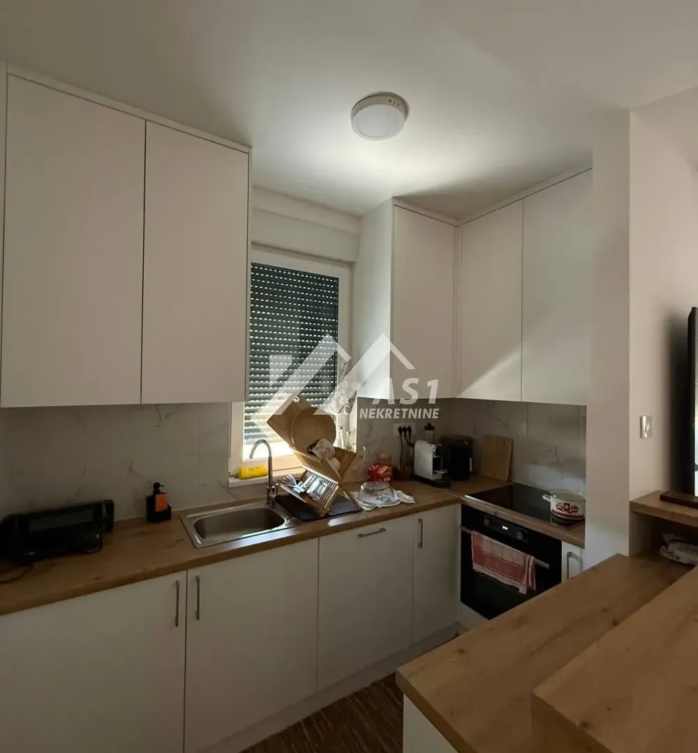 Izdavanje, trosoban stan, 60m², Petrovaradin, Novi Sad