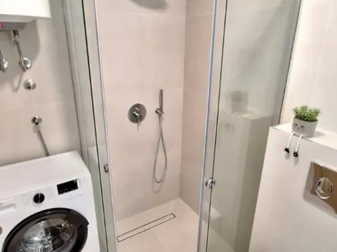 Izdavanje, jednosoban stan, 48m², City Kvart, Podgorica - image 7