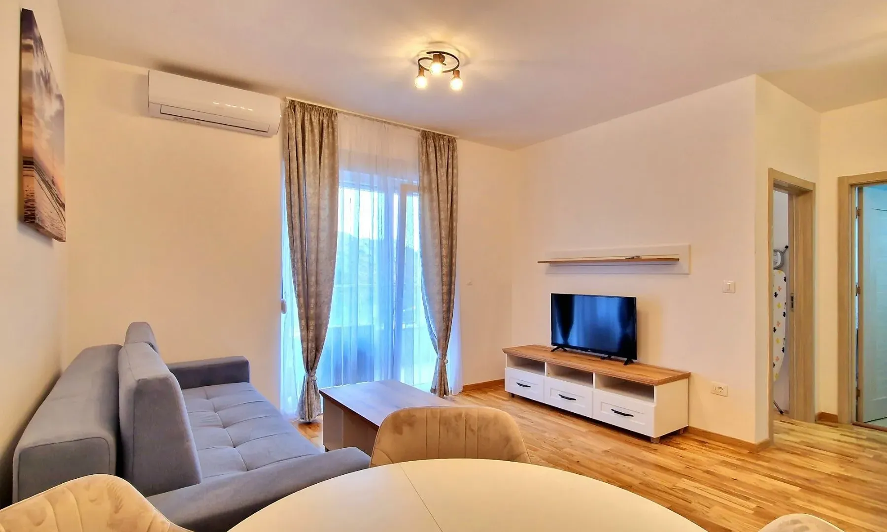 Izdavanje, jednosoban stan, 48m², Bečići, Budva
