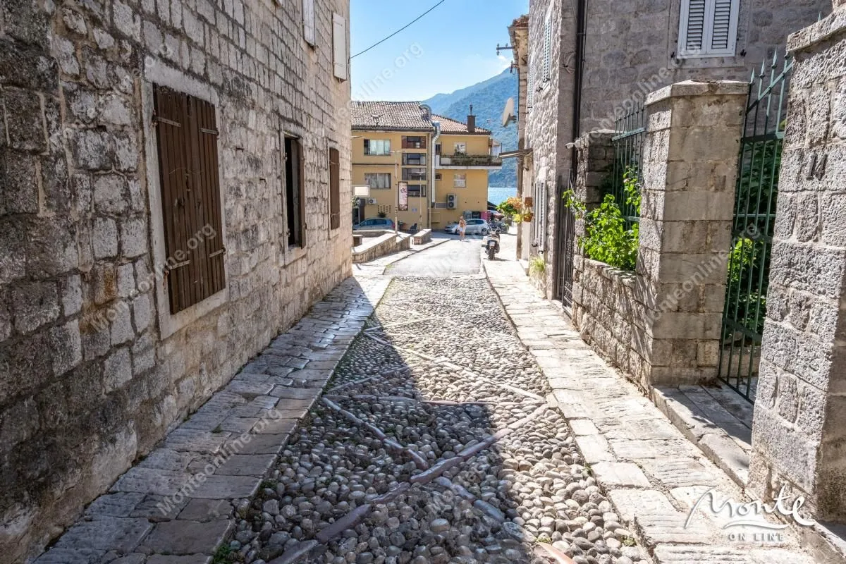 Sale, house, 112m², Risan, Kotor