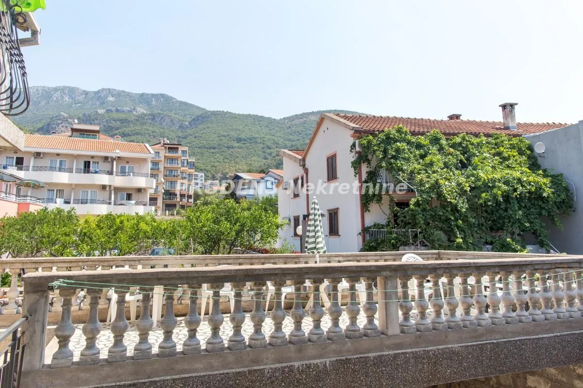 Sale, house, 210m², Bečići, Budva
