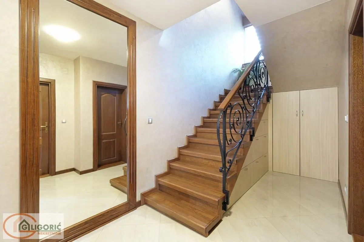 Sale, house, 460m², Arnajevo, Barajevo