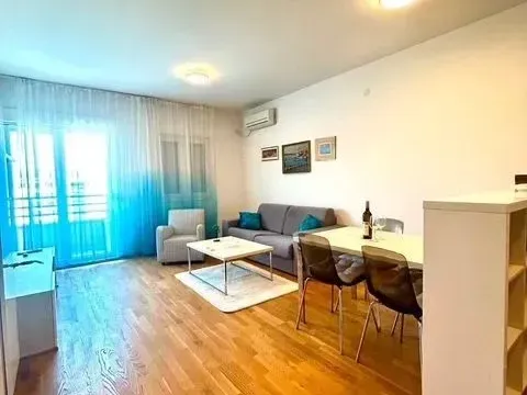 Rent, one bedroom apartment, 50m², City Kvart, Podgorica - image 2