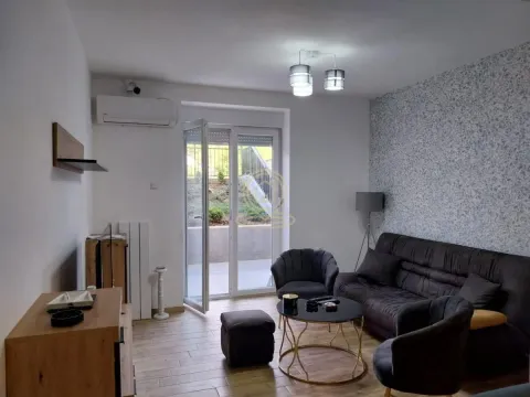 Prodaja, jednosoban stan, 45m², Mišeluk, Petrovaradin - image 1