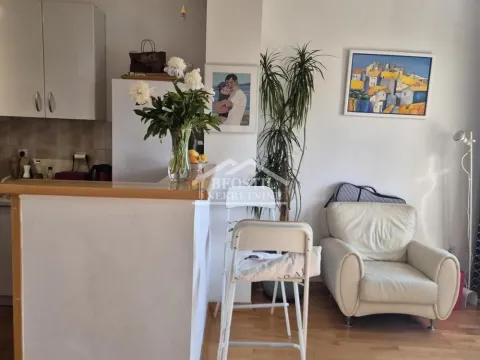 Rent, four bedroom apartment, 108m², Palilula Sve Podlokacije, Beograd - image 3