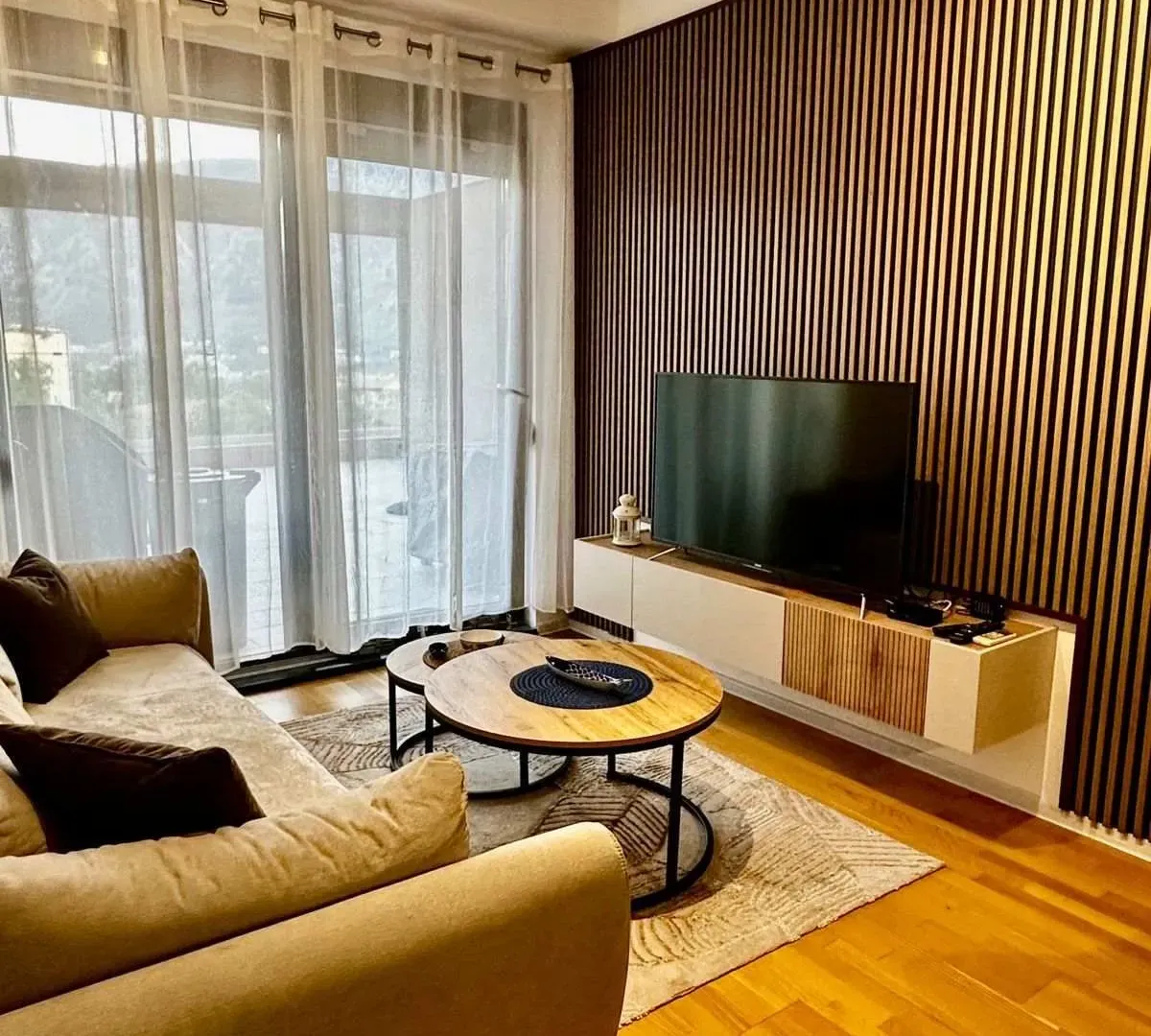 Rent, one bedroom apartment, 48m², Dobrota, Kotor