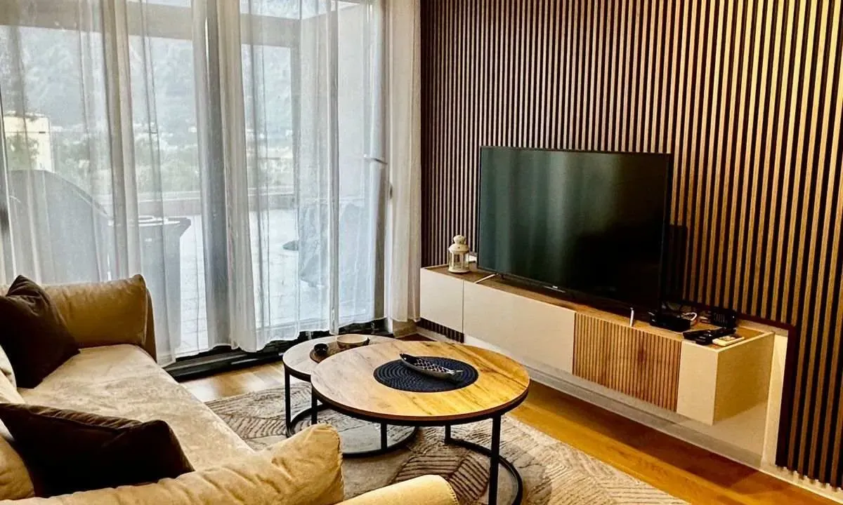 Rent, one bedroom apartment, 48m², Dobrota, Kotor