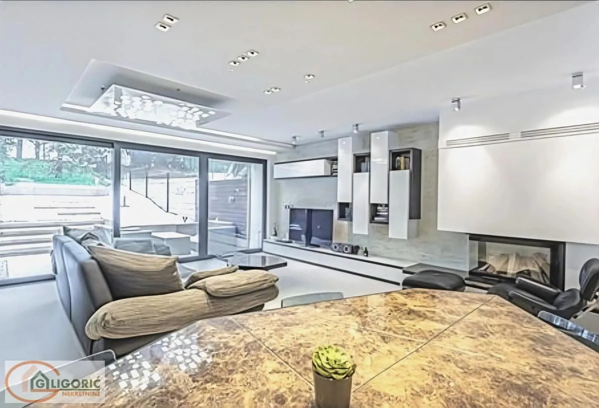 Prodaja, kuća, 305m², Čukarica, Beograd