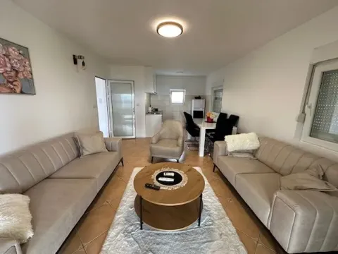 Izdavanje, dvosoban stan, 80m², Podi, Herceg Novi - image 6