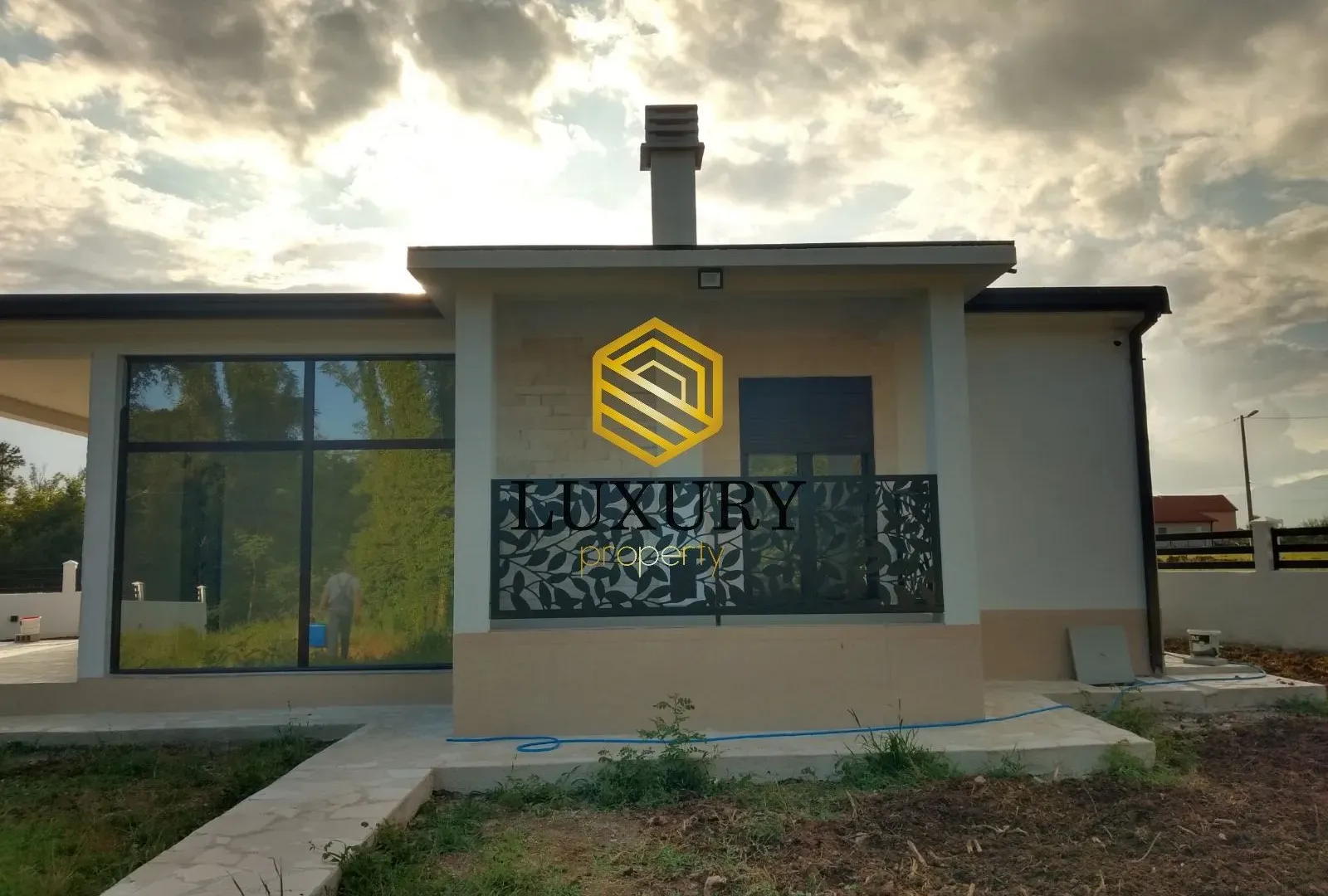 Izdavanje, kuća, 140m², Velje Brdo, Podgorica