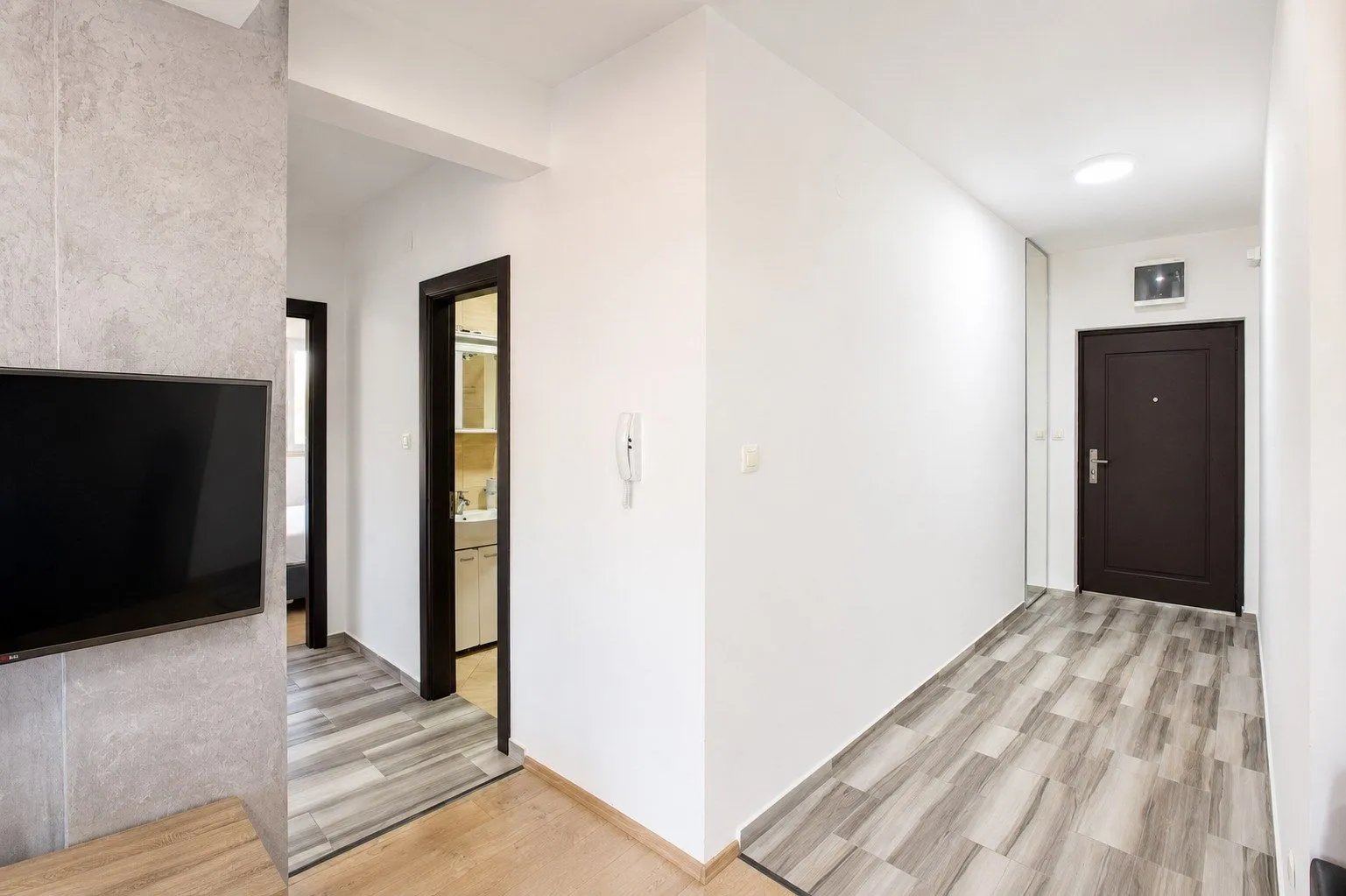 Sale, two bedroom apartment, 67m², Bečići, Budva