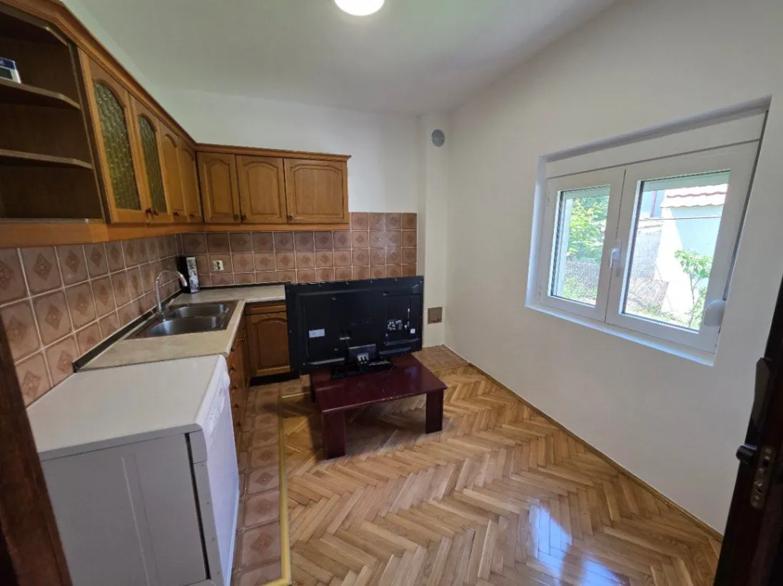 Rent, office space, 90m², Zlatica, Podgorica