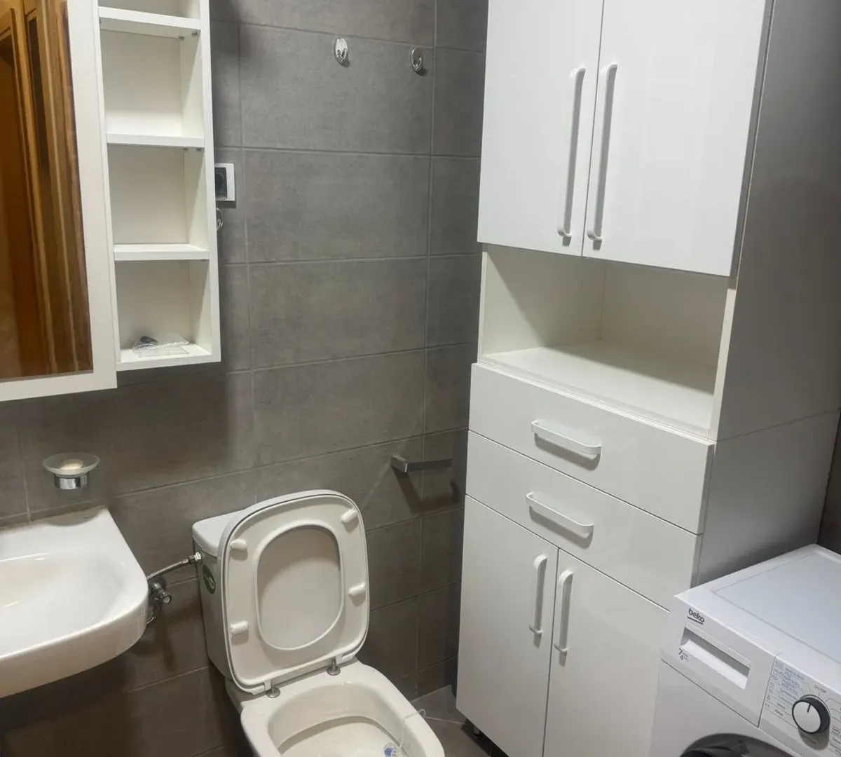 Izdavanje, jednosoban stan, 52m², Kava, Tivat