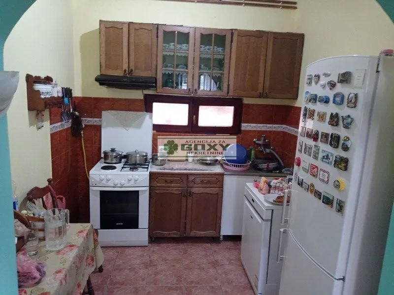 Prodaja, kuća, 245m², Zemun Sve Podlokacije, Beograd