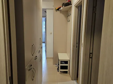 Prodaja, trosoban stan, 78m², Stari Aerodrom, Podgorica - image 2