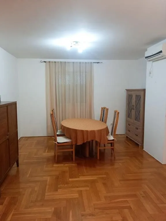 Izdavanje, trosoban stan, 98m², Ljubović, Podgorica
