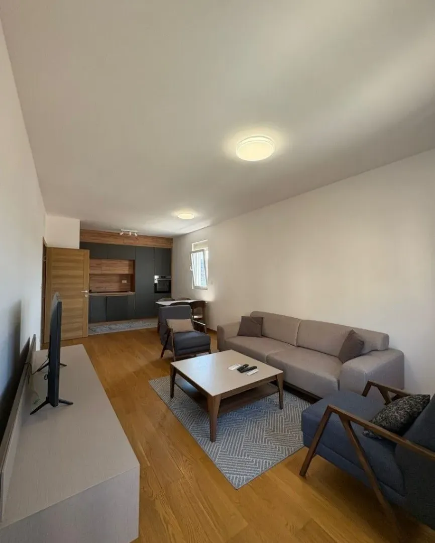 Izdavanje, dvosoban stan, 72m², New City, Podgorica