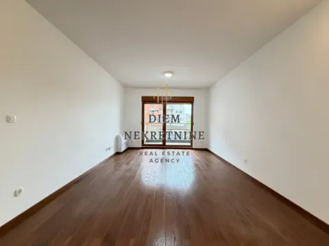 Izdavanje, dvosoban stan, 70m², Master Kvart, Podgorica - image 3