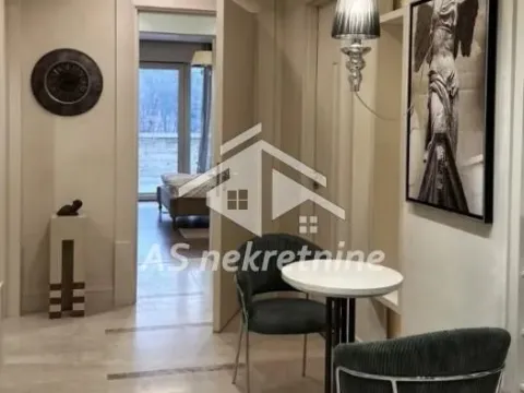 Izdavanje, četvorosoban stan, 197m², Čukarica, Beograd - image 8