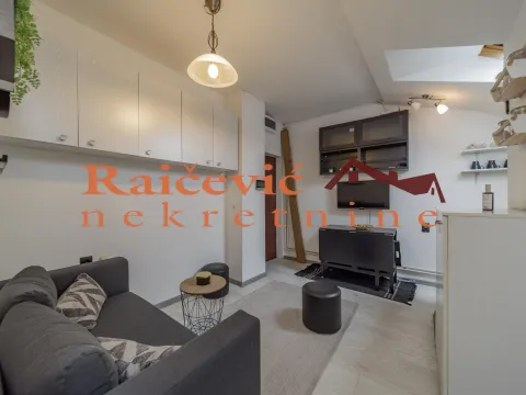 Prodaja, jednosoban stan, 35m², Centar, Stara Pazova