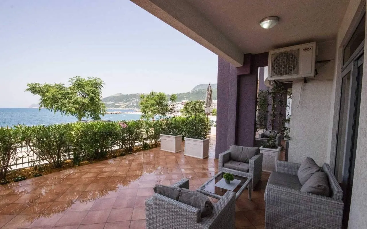 Rent, two bedroom apartment, 60m², Dobra Voda, Budva