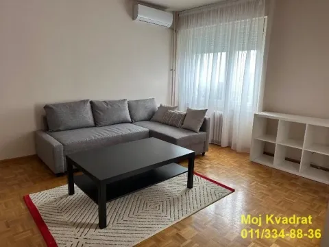 Izdavanje, trosoban stan, 81m², Novi Beograd Blok 30, Novi Beograd Sve Podlokacije - image 1