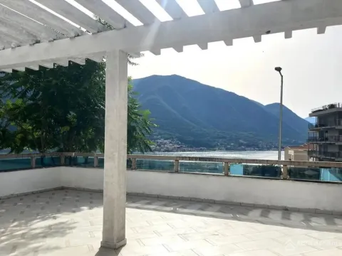 Prodaja, jednosoban stan, 53m², Dobrota, Kotor