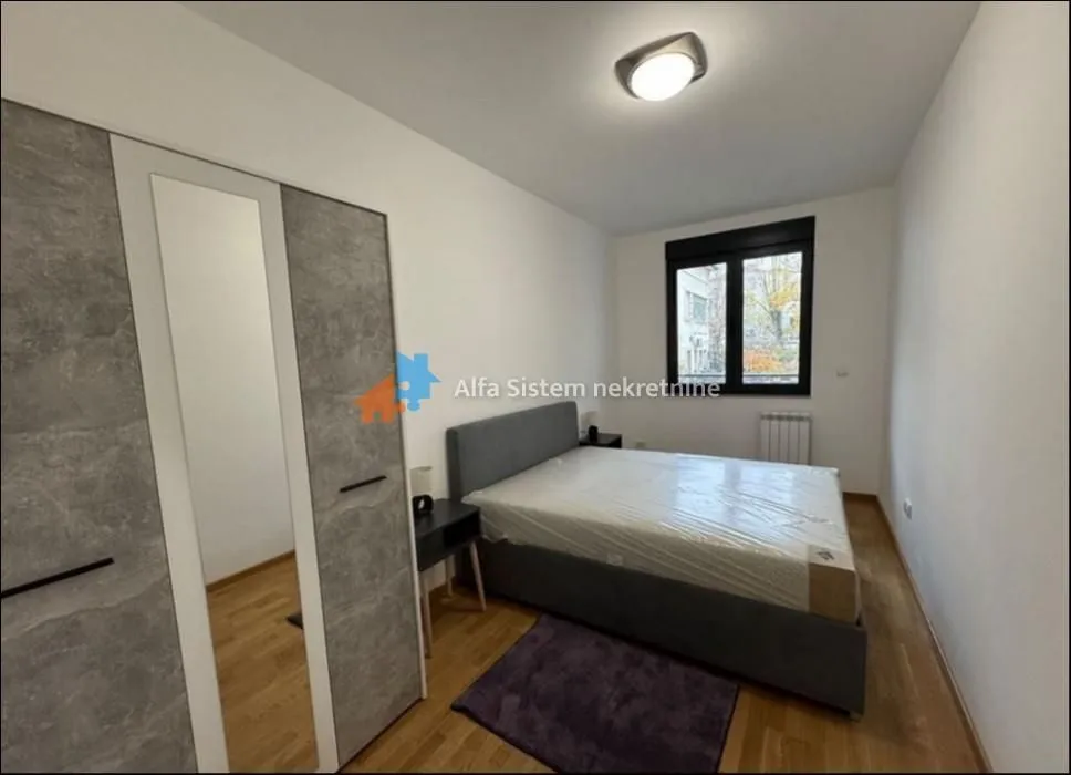 Rent, three bedroom apartment, 57m², Južni Bulevar, Vračar Sve Podlokacije