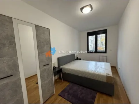 Izdavanje, trosoban stan, 57m², Južni Bulevar, Vračar Sve Podlokacije - image 7