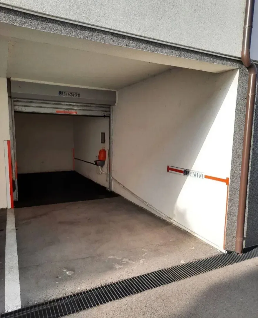 Sale, parking/garage, 24m², Zemun Cara Dušana, Zemun Sve Podlokacije