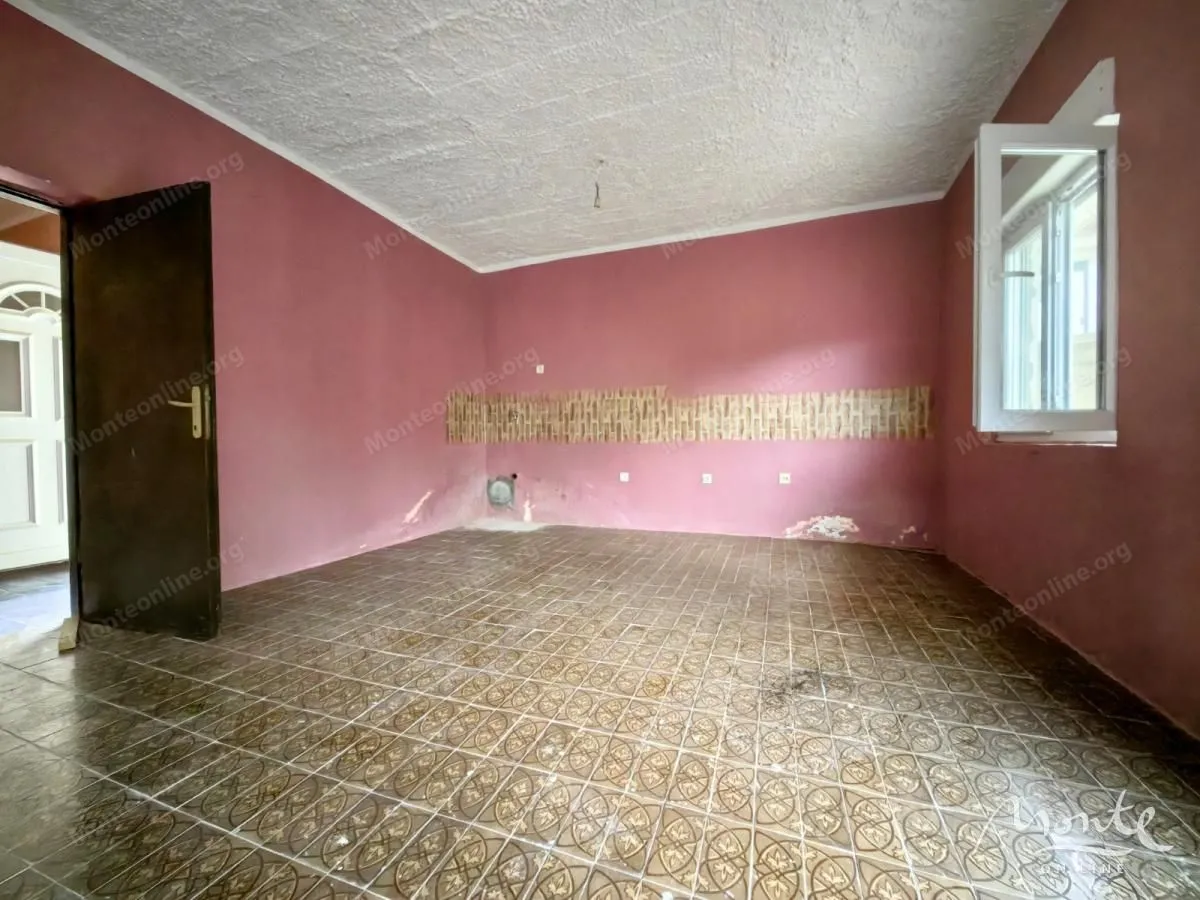 Prodaja, kuća, 180m², Trebešin, Herceg Novi