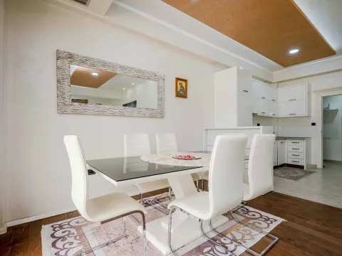 Prodaja, dvosoban stan, 94m², Budva, Crna Gora - image 8